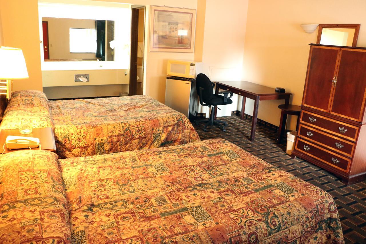 Bed Ford Inn Erie Екстериор снимка